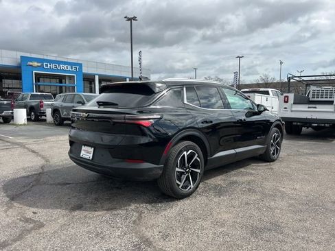 New 2026 Chevrolet Equinox EV LT image 3