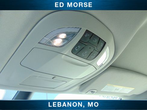 Used 2024 Chrysler Pacifica Touring-L image 25