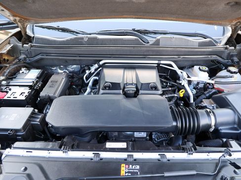 Used 2025 GMC Canyon AT4 w/ AT4 Premium Package AWD/4WD image 19