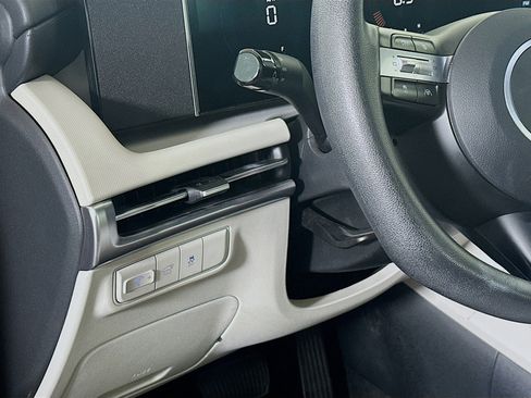 Used 2025 Hyundai Tucson SEL FWD image 17