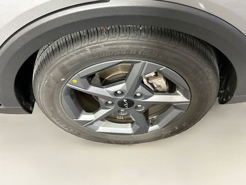 Used 2025 Kia K4 LXS image 11