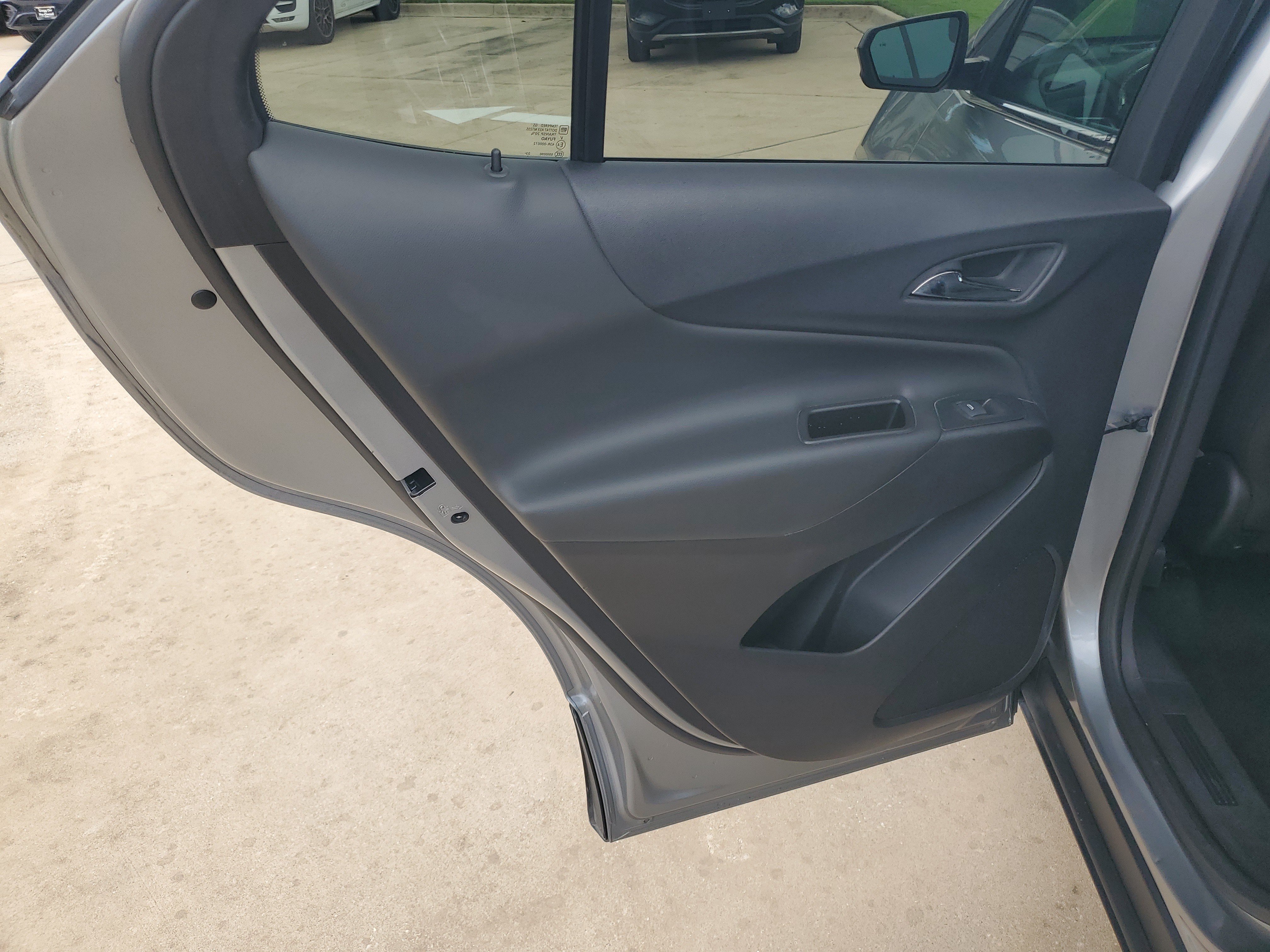 Used 2024 Chevrolet Equinox LT FWD image 28