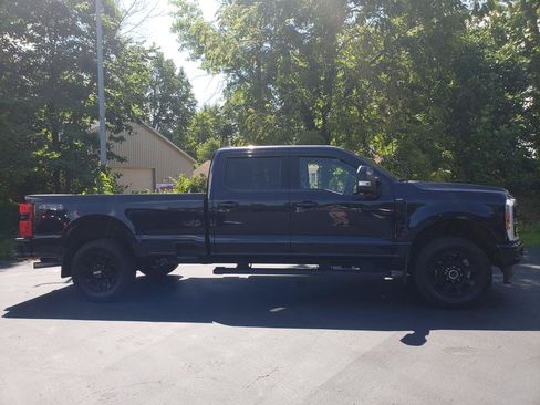 Used 2024 Ford F250 Lariat w/ Black Appearance Package AWD/4WD image 4