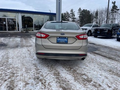 Used 2015 Ford Fusion SE image 8