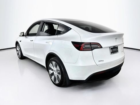 Used 2022 Tesla Model Y Long Range AWD/4WD image 5