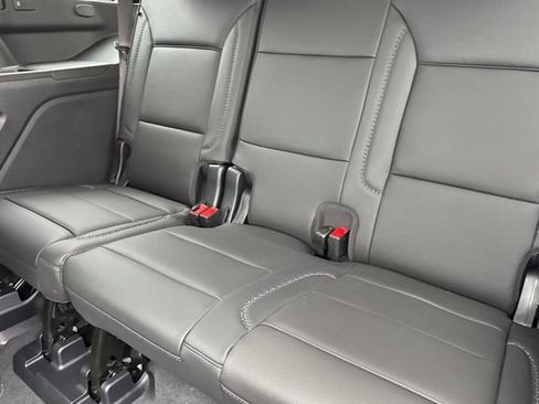 New 2026 GMC Yukon Denali w/ Sun & Power Step Package AWD/4WD image 17
