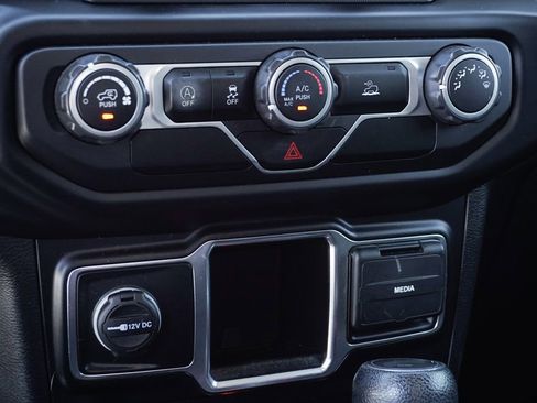 Used 2021 Jeep Wrangler Sport image 33