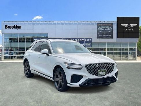 Used 2025 Genesis GV70 3.5T Sport w/ Sport Advanced Package image 4