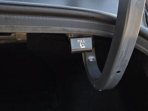 Used 2025 Hyundai Elantra SEL FWD image 28