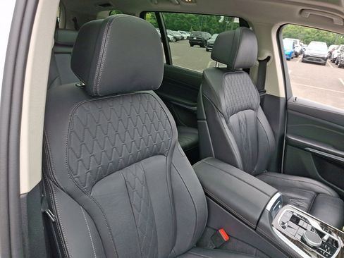 Used 2025 BMW X7 xDrive40i w/ Premium Package AWD/4WD image 13