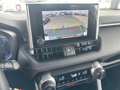 Used 2023 Toyota RAV4 LE AWD/4WD image 22