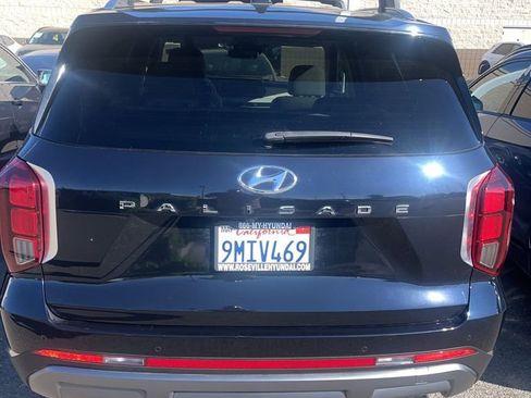 Used 2024 Hyundai Palisade Limited image 2