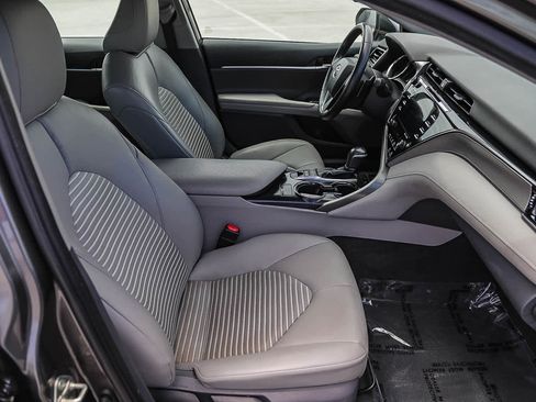 Certified 2019 Toyota Camry SE w/ Sunroof Package FWD image 16