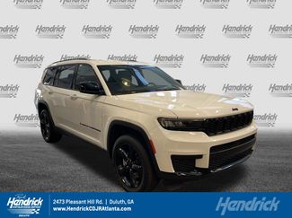 Used 2023 Jeep Grand Cherokee L Laredo image 1
