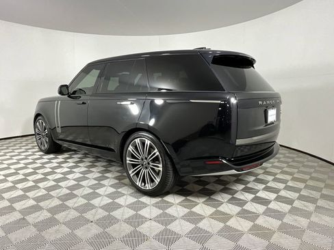 Certified 2023 Land Rover Range Rover SE image 3