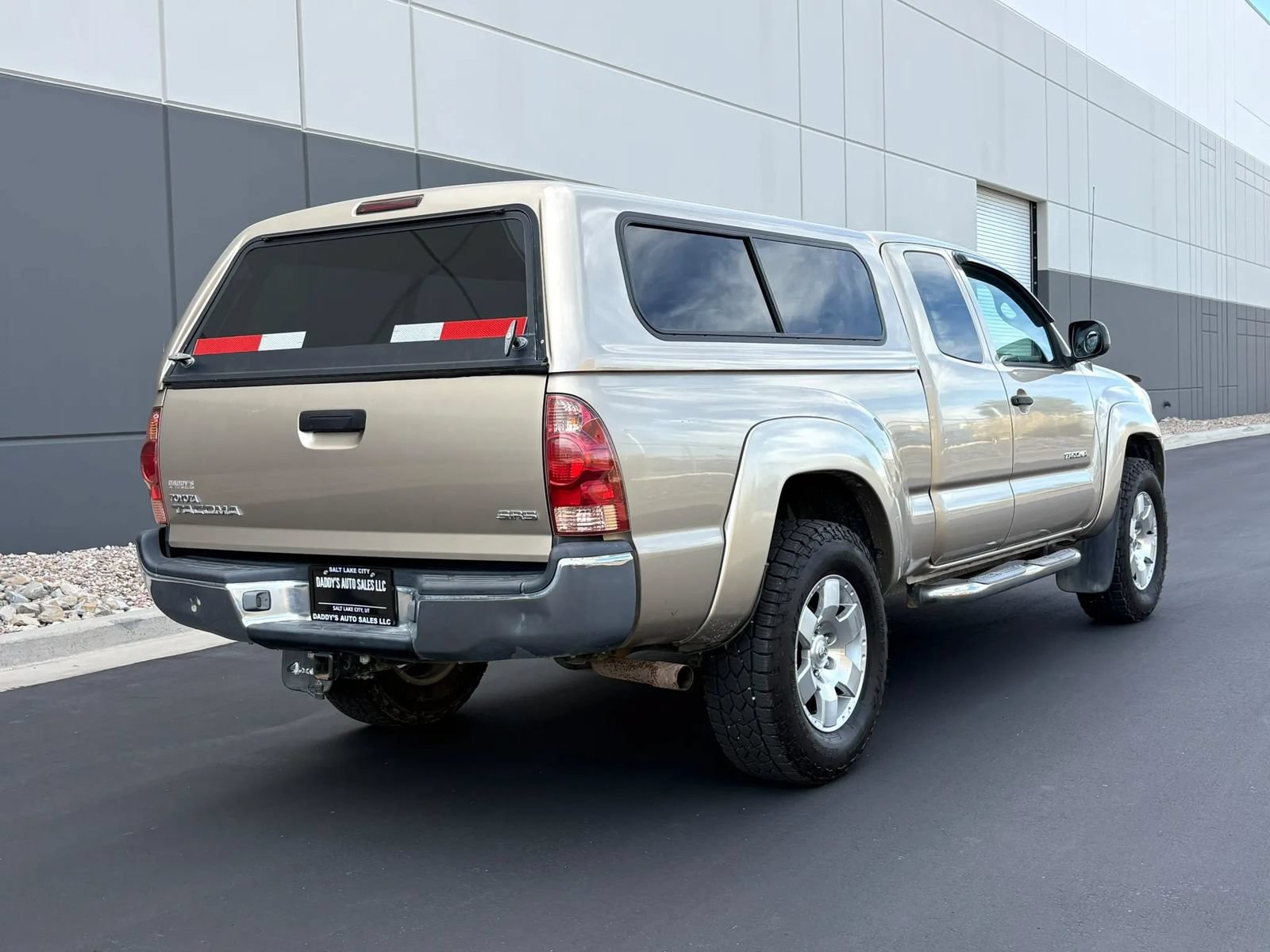 Used 2005 Toyota Tacoma 4x4 Access Cab w/ SR5 Pkg #2 image 5