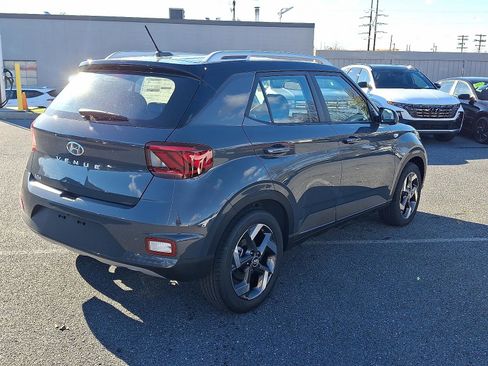 New 2026 Hyundai Venue SEL FWD image 3