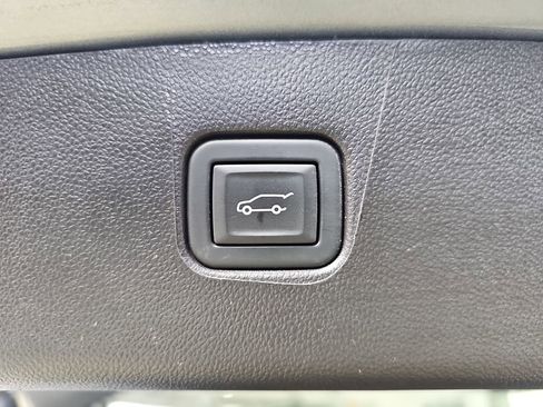 Used 2024 Chevrolet Blazer LT w/ Convenience Package FWD image 17