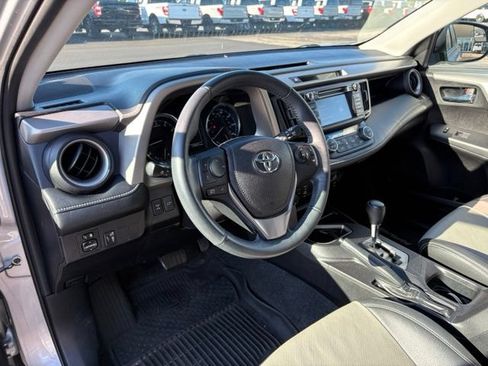 Used 2016 Toyota RAV4 XLE AWD/4WD image 4