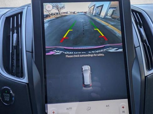 Used 2023 Ford Edge SEL image 14