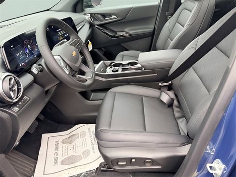 New 2026 Chevrolet Equinox LT w/ Convenience Package II image 13