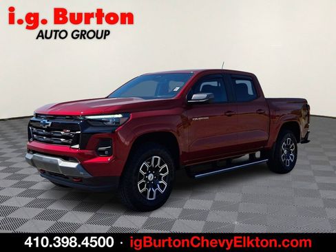 Used 2025 Chevrolet Colorado Z71 AWD/4WD image 3