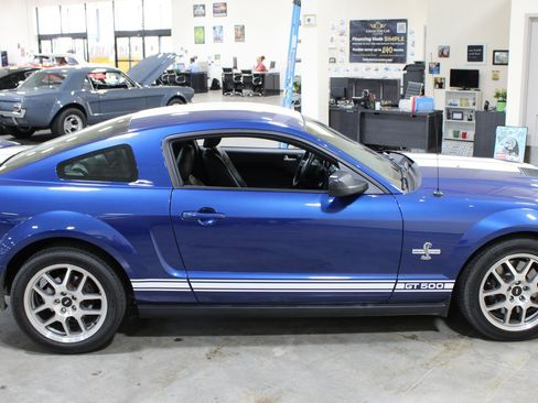 Used 2007 Ford Mustang Shelby GT500 RWD image 2