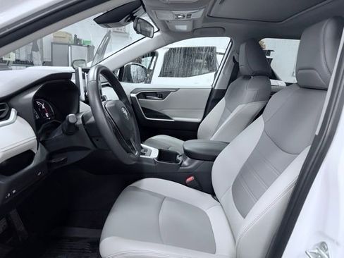 Used 2024 Toyota RAV4 XLE Premium FWD image 19