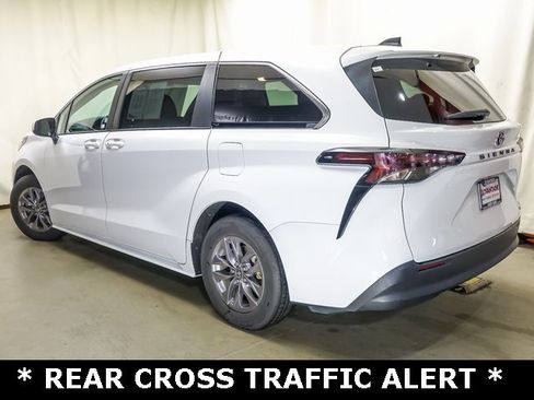 Certified 2024 Toyota Sienna LE image 5