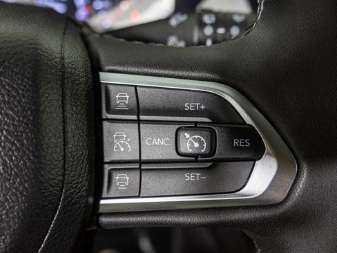 Used 2023 Jeep Compass Limited AWD/4WD image 32