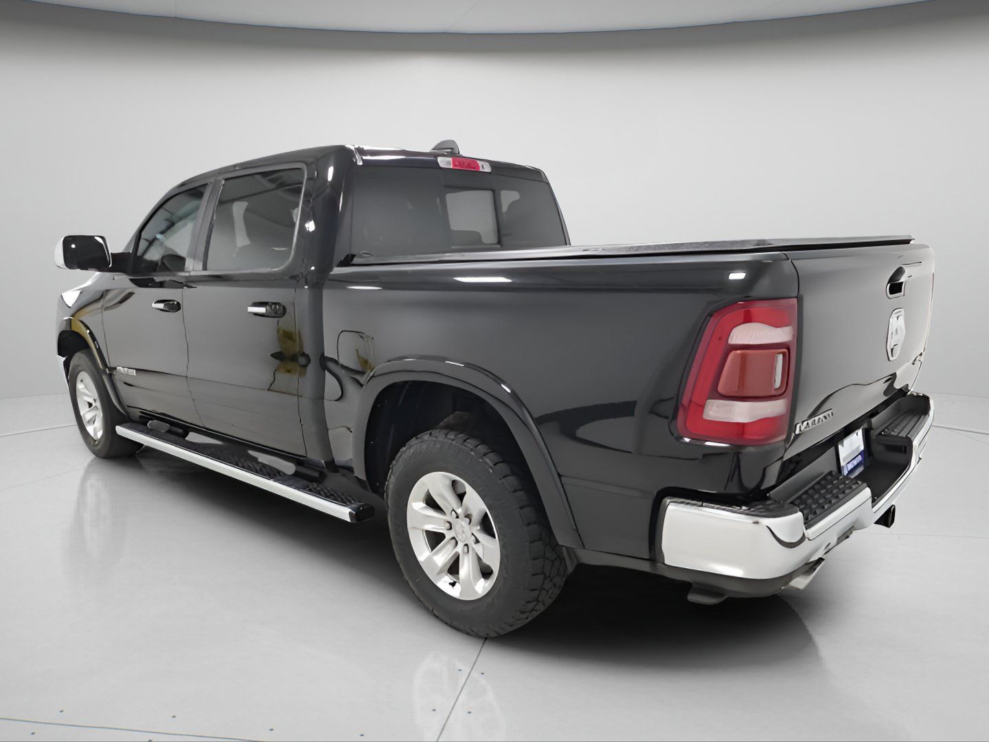 Used 2020 RAM 1500 Laramie AWD/4WD image 5
