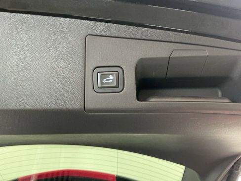 Used 2018 Cadillac XT5 Premium Luxury FWD image 23