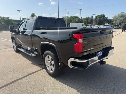 Used 2020 Chevrolet Silverado 2500 LTZ w/ LTZ Plus Package AWD/4WD image 3