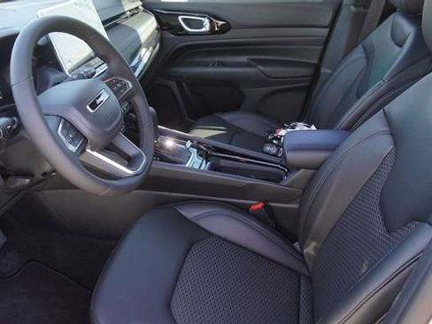 New 2026 Jeep Compass Latitude image 19