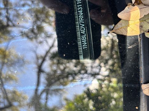 Used 2024 Nissan Altima 2.5 SV image 10