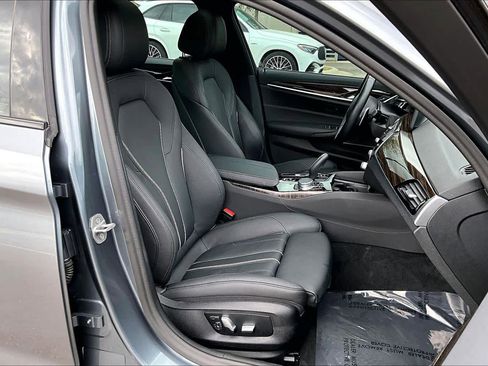 Used 2021 BMW 540i xDrive 540i xDrive w/ M Sport Package image 9