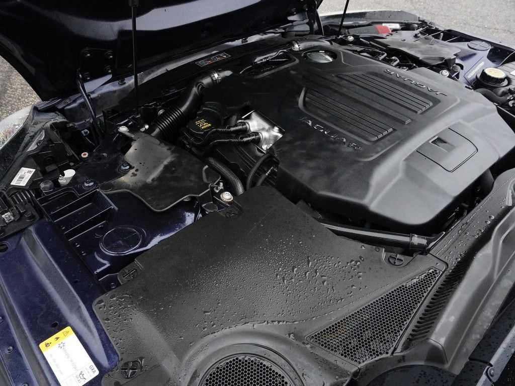 Used 2019 Jaguar F-TYPE R-Dynamic AWD/4WD image 25