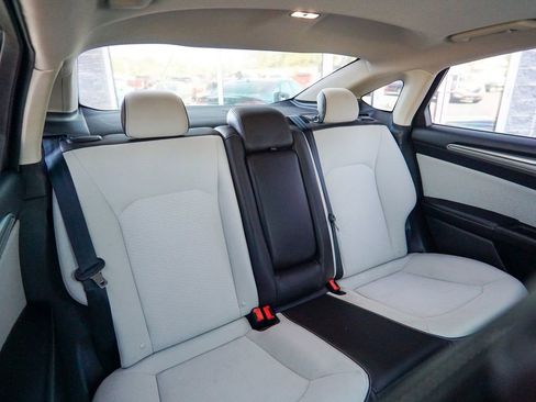 Used 2019 Ford Fusion SE w/ Equipment Group 151A FWD image 31