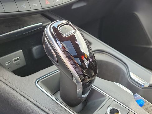 Certified 2023 Cadillac XT4 Premium Luxury w/ Technology Package image 31