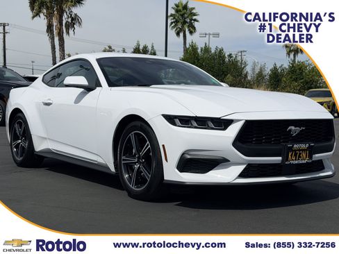 Used 2025 Ford Mustang Coupe RWD image 1