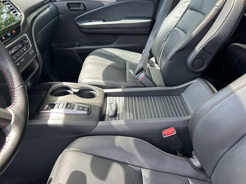 Certified 2023 Honda Passport TrailSport image 19