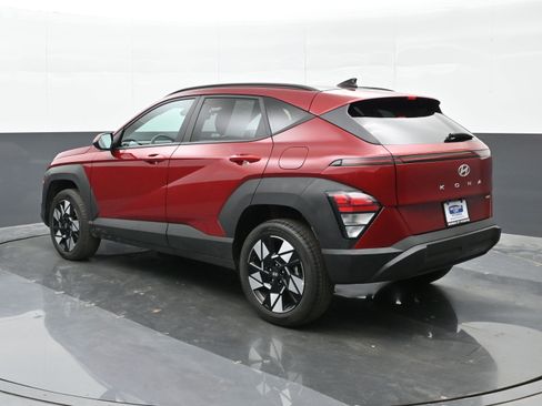 Certified 2025 Hyundai Kona SEL AWD/4WD image 6