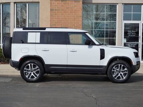 Used 2026 Land Rover Defender 110 S AWD/4WD image 7