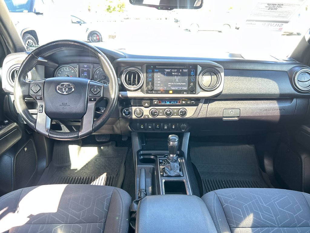 Certified 2017 Toyota Tacoma TRD Off-Road AWD/4WD image 13