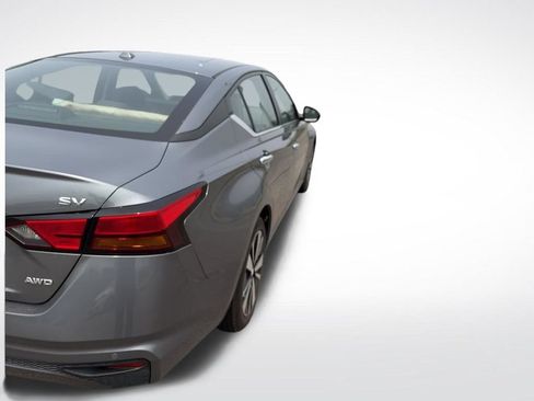 Used 2022 Nissan Altima 2.5 SV AWD/4WD image 8