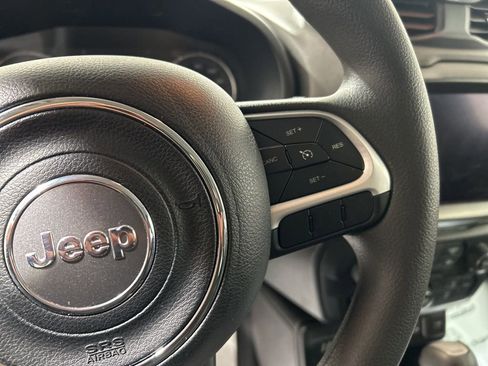 Used 2023 Jeep Renegade Latitude AWD/4WD image 23