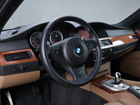 Used 2006 BMW M5 image 51