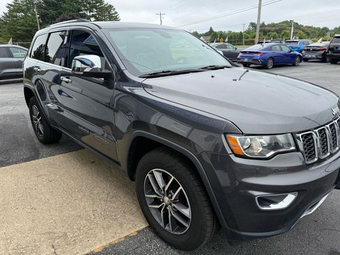 Used 2018 Jeep Grand Cherokee Limited AWD/4WD image 6