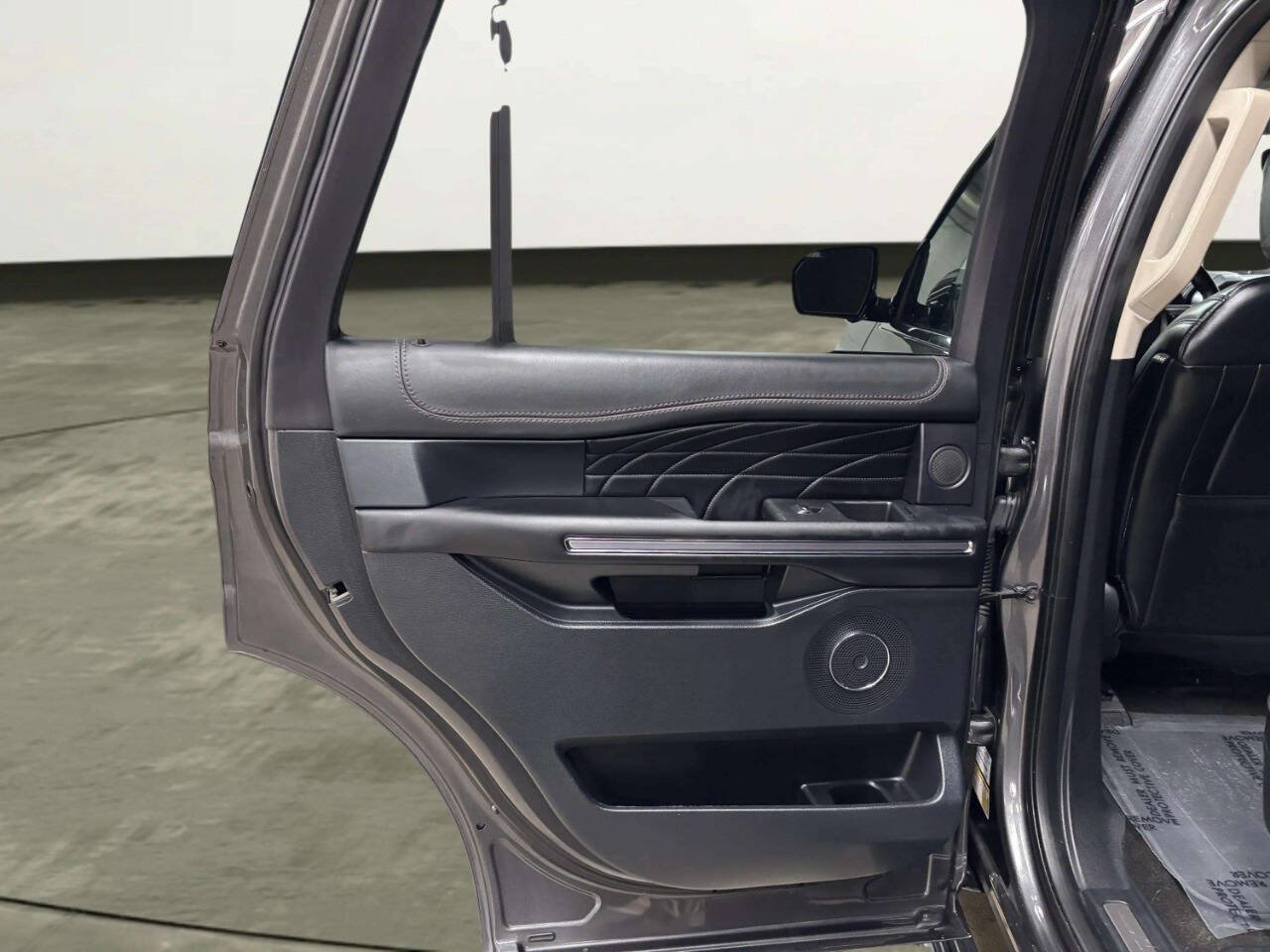 Used 2020 Ford Expedition Platinum AWD/4WD image 18