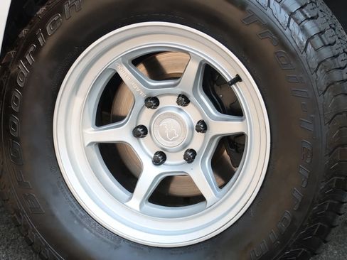 Used 2019 Chevrolet Suburban LT AWD/4WD image 5